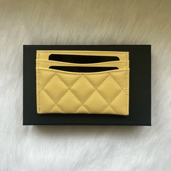 🔥CHANEL Classic Quilted Cardholder - Picture 3 of 8